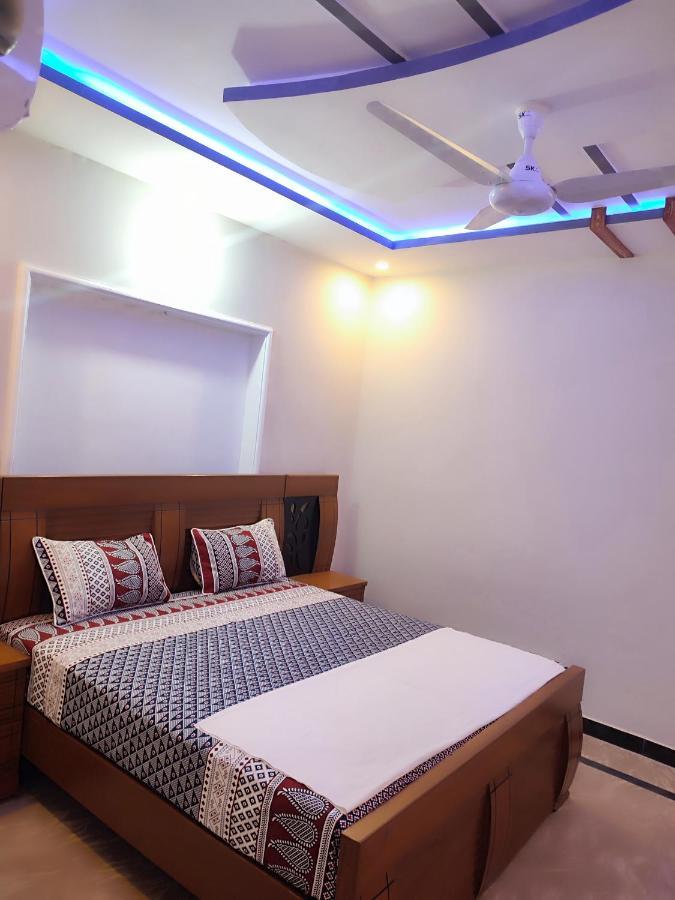 Lavish Inn Исламабад Экстерьер фото