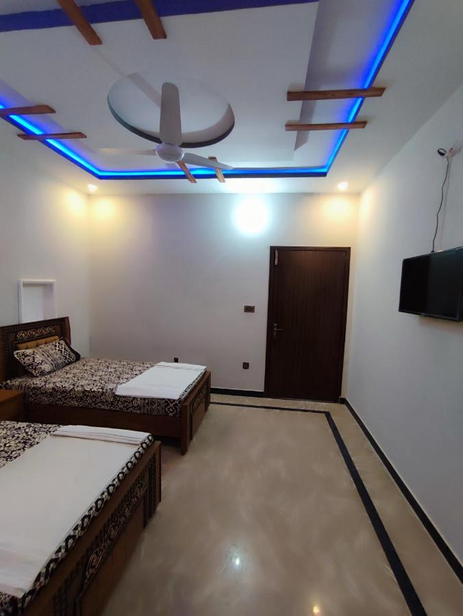 Lavish Inn Исламабад Экстерьер фото